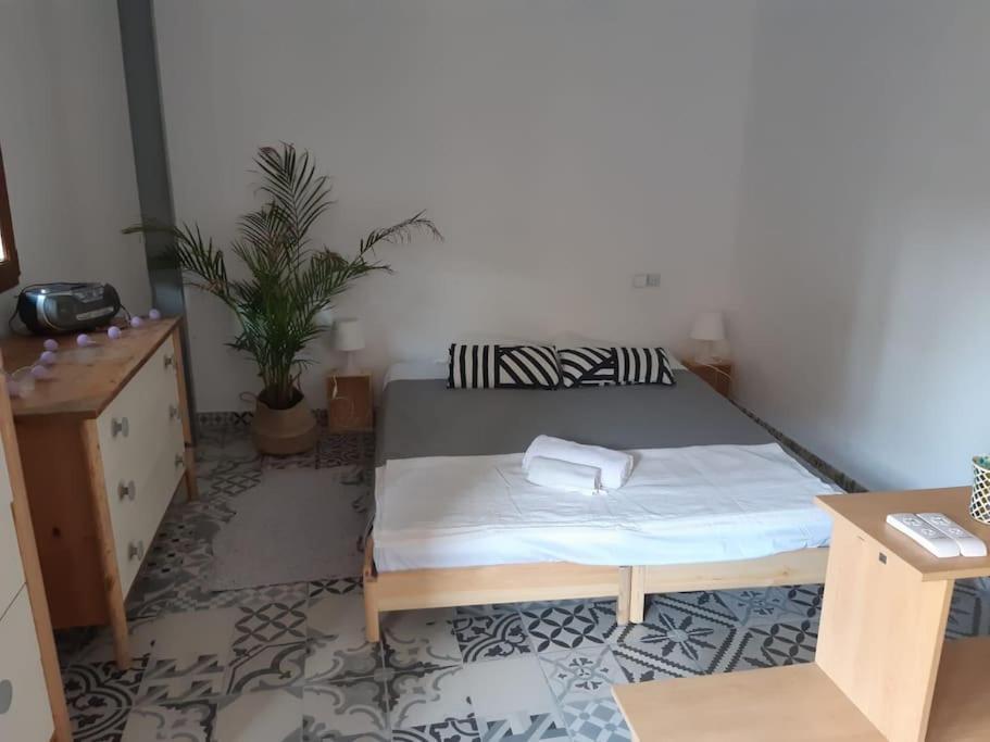 Precioso Apartamento Con A/A En Ruzafa Con Terracita Privada Y Acceso A Un Jardin, Para 2-3 Personas Валенсія Екстер'єр фото